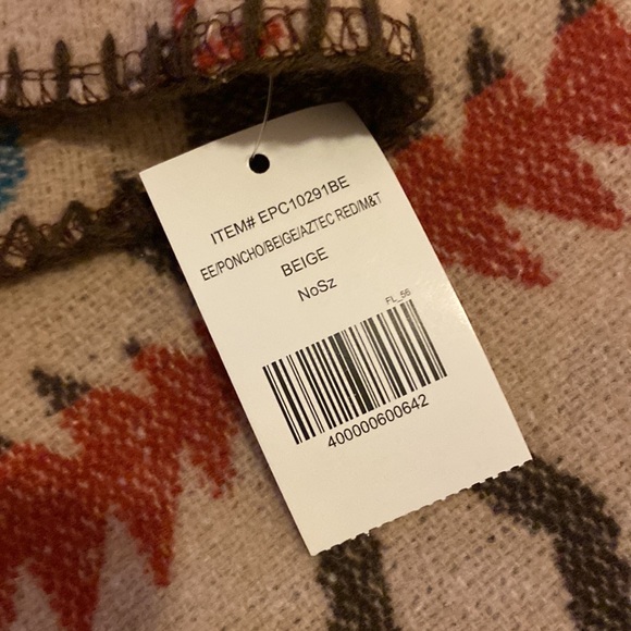 Aztec Pattern Poncho - Picture 5 of 7